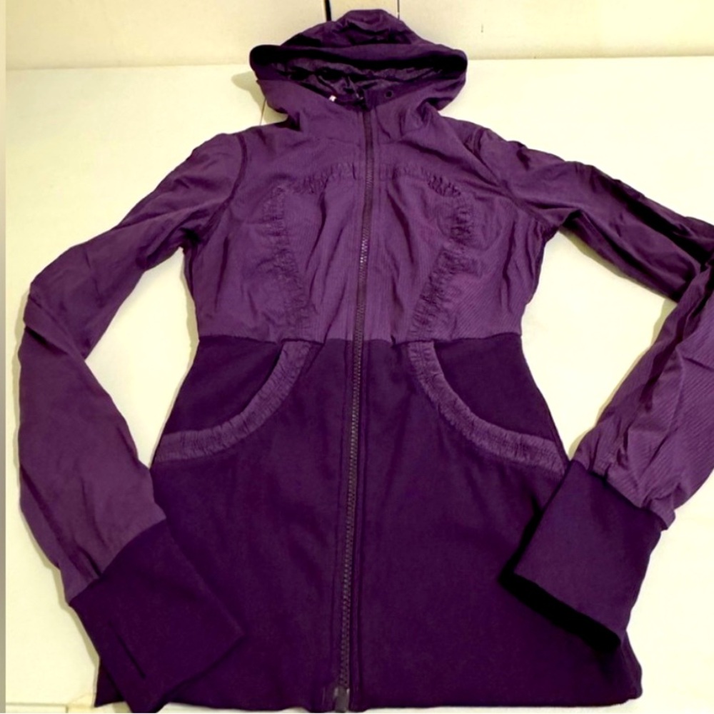 Lululemon womens full zip size 6